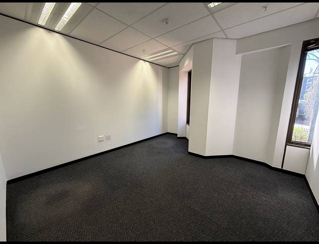 224M² OFFICE TO LET IN PARKTOWN